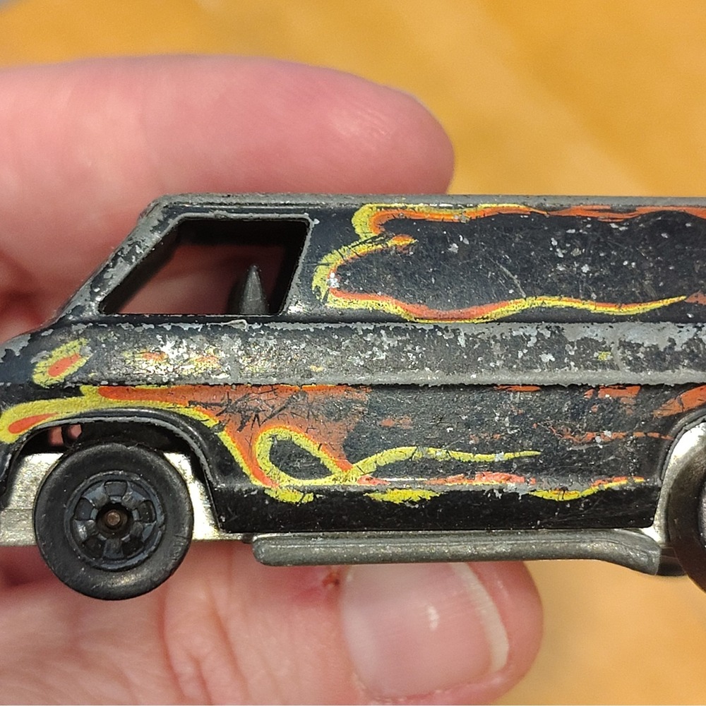 Hot Wheels 1974 Chevrolet Super Van Black W/ Flames Hong Kong - Picture 4 of 10